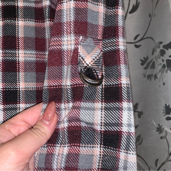 Vanity | size Medium | maroon and grey flannel - Picture 7 of 7